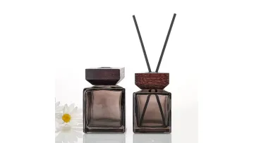 Luxury Designer Empty 100ml 150ml 250ml Nordic Style Glass Aromatherapy Square Reed Diffuser Wooden Cap Bottle1