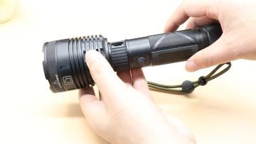 P50 Super Bright LED Flashlight 3 Lighting Modes Telescopic Zoomable T6 light By 26650 Battery for outdoor Camping1