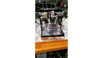 Semi-Automatic commercial espresso machine.mp4