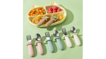 Wholesale Eco Friendly Kitchen Kids Long Handle Training Feeding Set Spoon Stainless Steel Silicone Baby Spoon And Fork1