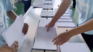A4 paper packing machine with paper film