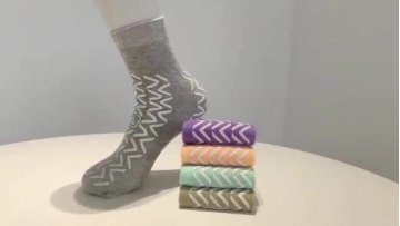 Customized public durable soft hospital socks slipper socks quality grip socks1