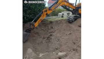 Rhinoceros XN18 small excavator