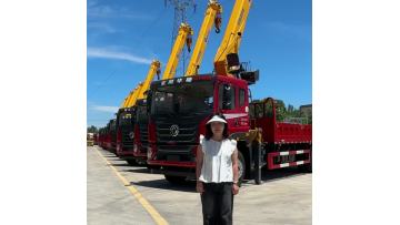 Dongfeng Huashen VX Truck Crane