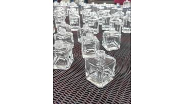 Perfume bottle sample display