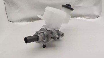 Brake master cylinder OEM 47201-BZ270 for Toyota1