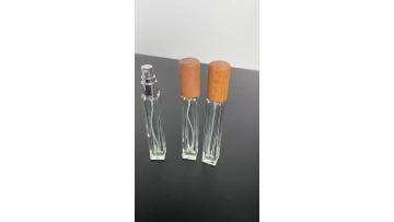 10ml glass bottle with wood cap