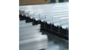 Production process of 1500t extruder