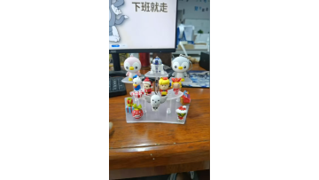 dispensing machine for 3D doll