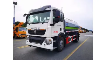 Premium Quality Sinotruk 4X2 13.7cbm 220HP Botanical Care Sprayer Truck1