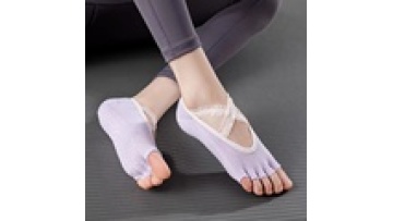 High Quality Breathable Cotton Yoga Pilates Crossover Anti-Slip Socks1