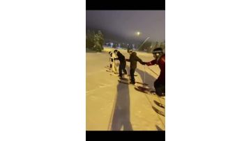 skiing with friends together 