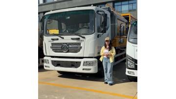 Efficient Gravel Truck with High Load Capacity