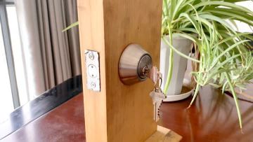 Deadbolt lock.mp4