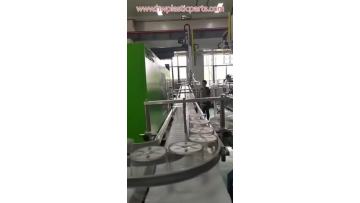 Injection molded transparent bottom bucket