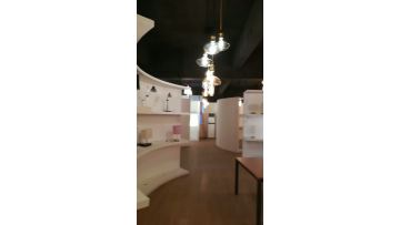 show room big bulb pendant lamp and table lamp