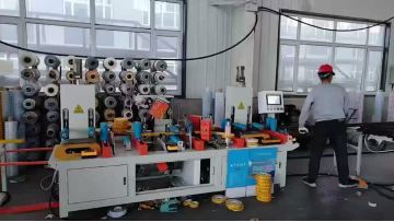 Automatic film laminating machine for aluminum profiles