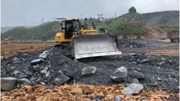shantui bulldozer working 1