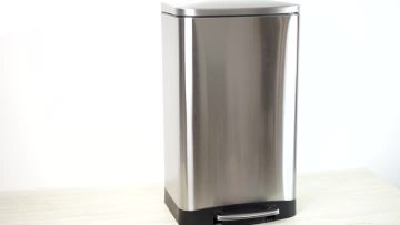 large capacity trash can