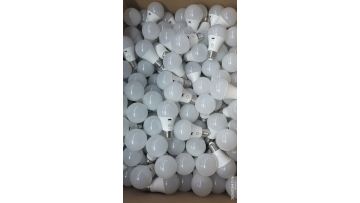 RGBW rechargeable LED bulb in box