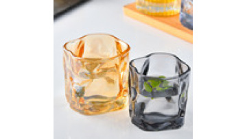Wholesale Unique Luxury Amber Transparent Iridescent Holographic Stylish Empty Twisted Glass Jar Scented Candle1