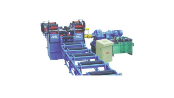 Hydraulic straightening machine for H beam.MP4