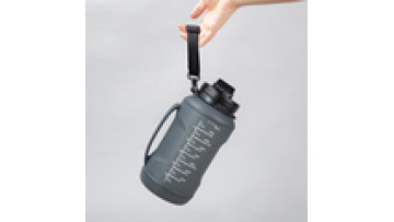 Wholesale 2L Sport Gym Travel Collapsible Drinking Foldable Silicone Water Bottle With Straw And Time Marker1