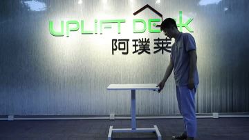 UD-MX260 Laptop standing desk-3.mp4
