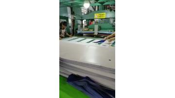 Inflatable mattress slide type high-frequency machine