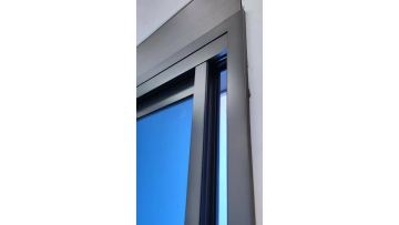 pt door track