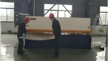 Hydraulic shearing machine