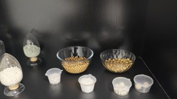 Ceramic grinding particles