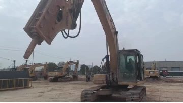 USED CAT 323 MEDIUM EXCAVATOR