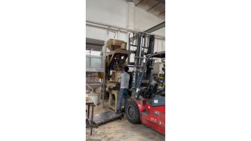 Sand core machine-mold loading
