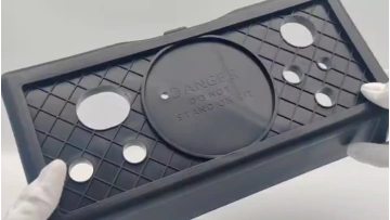 Top cover plate for ladder