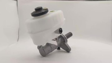 FOR TOYOTA Brake Pump 47201-60A20 47201-60A22 Brake master cylinder1