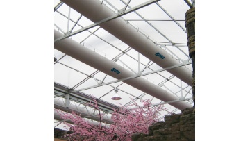 hat are the advantages of fabric ducts in the flower market?
