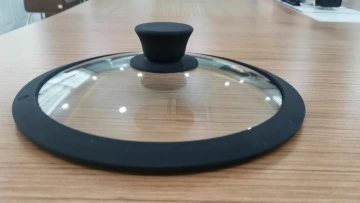 Silicone lid with knob