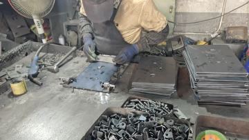 Custom safe door welding process at our source safe