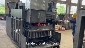 Mobile concrete brick making machine with high output