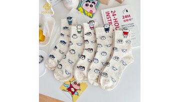 Korean version cartoon crayon Shin chan short tube socks with polka dot yarn boat socks
