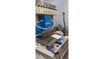 Silicone Label Poduction line-one worker