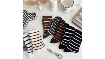 Korean version of Mirad retro striped mid tube socks pile socks