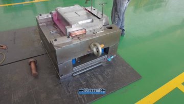 mold assembly