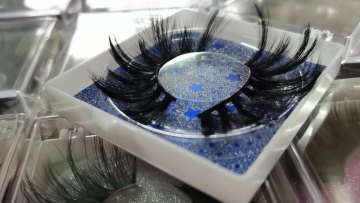 Factory Wholesale Price 25mm 3D Mink Eyelashes Real Siberian Mink 25mm Lashes With Custom Eyelash Packaging Box1