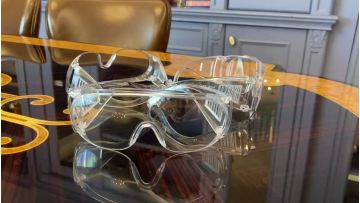 dust-proof  and Splash proof Wholesale safety helmet protective glasses goggles fashion1