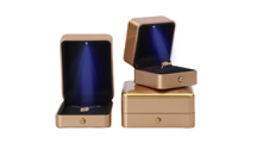 Han Hong factory wholesale luxury jewelry box organizer Bracelet necklace earrings ring with light gold led jewelry box1
