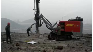 video of hole drilling of GIA B3 mining rock drilling rig machine.mp4