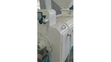 Black mung bean peeling machine