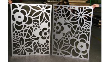 XUANLIN Fiber Laser Cutting Machine Fly Cut On Stainless Steel Sheet
